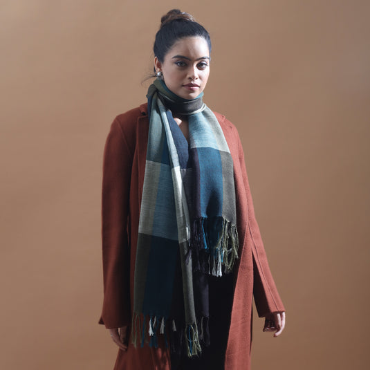 WOOLEN STOLE