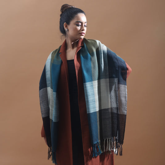 WOOLEN STOLE