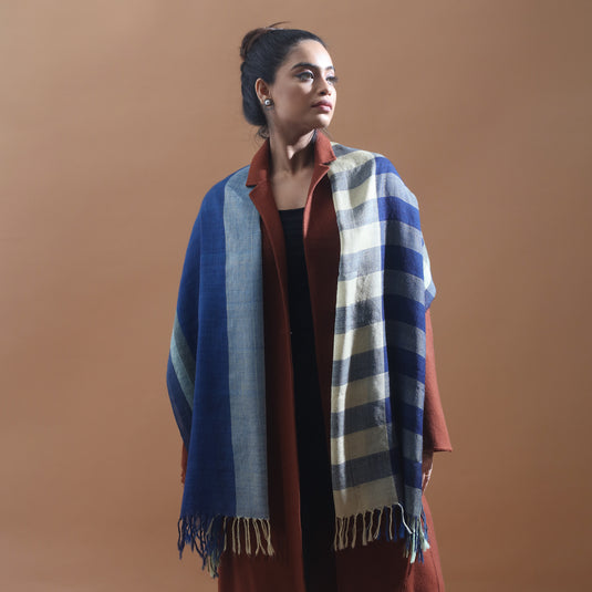 WOOLEN STOLE